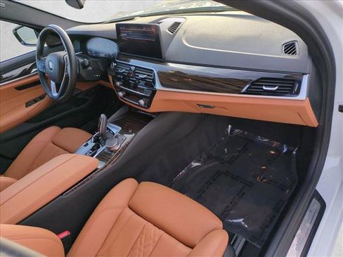 Used 2023 BMW 530e w/ Premium Package RWD image 23