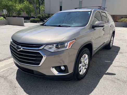 Used 2019 Chevrolet Traverse LT FWD image 4