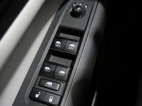 Used 2025 Jeep Compass Limited image 13