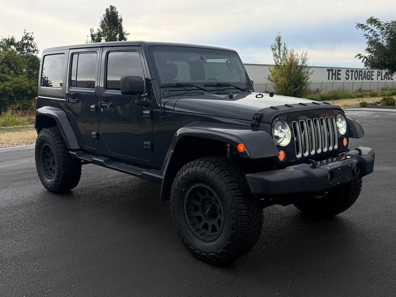 Used 2018 Jeep Wrangler Unlimited Sahara w/ Connectivity Group AWD/4WD image 18