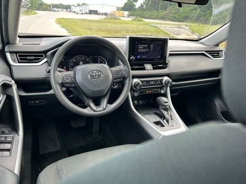 Used 2023 Toyota RAV4 XLE AWD/4WD image 12