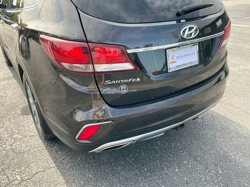 Used 2017 Hyundai Santa Fe SE AWD/4WD image 29