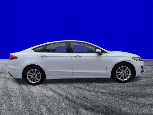 Used 2020 Ford Fusion SE FWD image 3