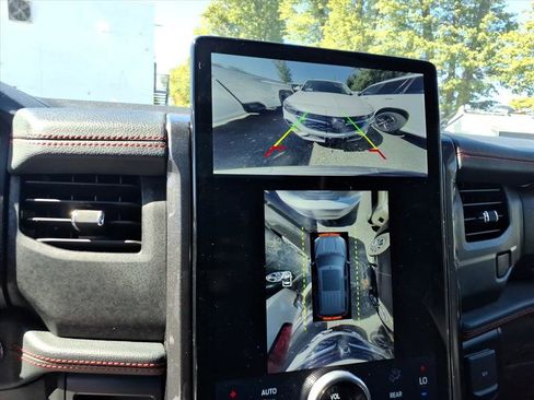 Used 2022 Ford Expedition Limited image 16