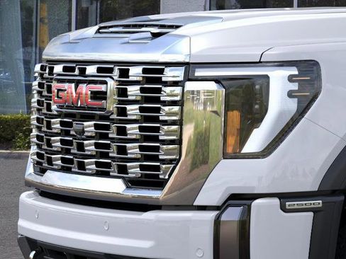 New 2026 GMC Sierra 2500 Denali w/ Denali Reserve Package AWD/4WD image 13