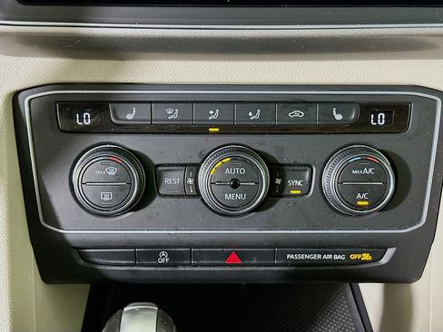 Used 2019 Volkswagen Atlas SE FWD image 23