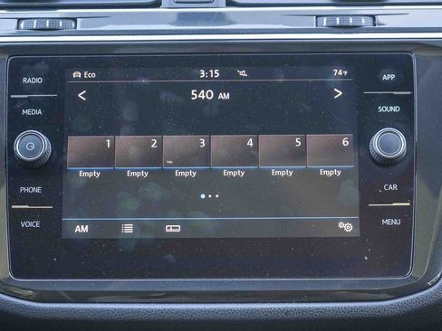 Used 2019 Volkswagen Tiguan SE w/ Panoramic Sunroof Package AWD/4WD image 14