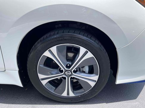 Used 2019 Nissan Leaf SV Plus w/ SV Plus Technology Package FWD image 41
