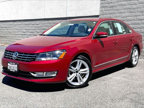 Used 2015 Volkswagen Passat TDI SEL Premium FWD image 12