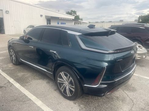 Used 2024 Cadillac Lyriq Luxury AWD/4WD image 6