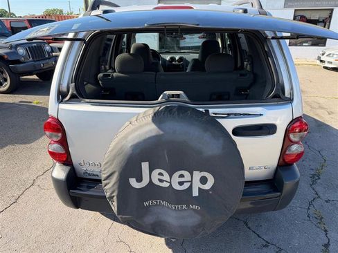 Used 2007 Jeep Liberty Sport AWD/4WD image 24