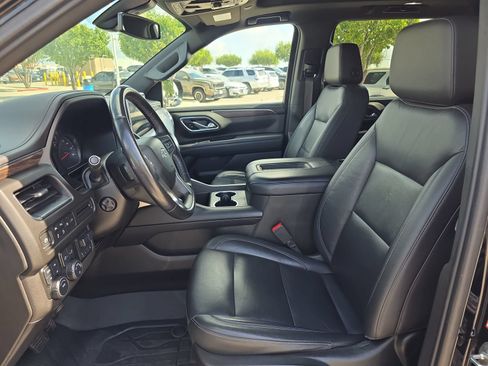 Used 2021 Chevrolet Suburban Z71 w/ Luxury Package AWD/4WD image 12