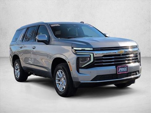 Used 2025 Chevrolet Tahoe LT AWD/4WD image 3