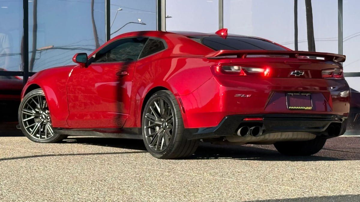 Used 2018 Chevrolet Camaro ZL1 RWD image 7