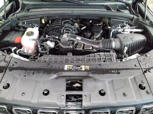 Used 2024 Jeep Grand Cherokee L Limited w/ Luxury Tech Group II AWD/4WD image 11