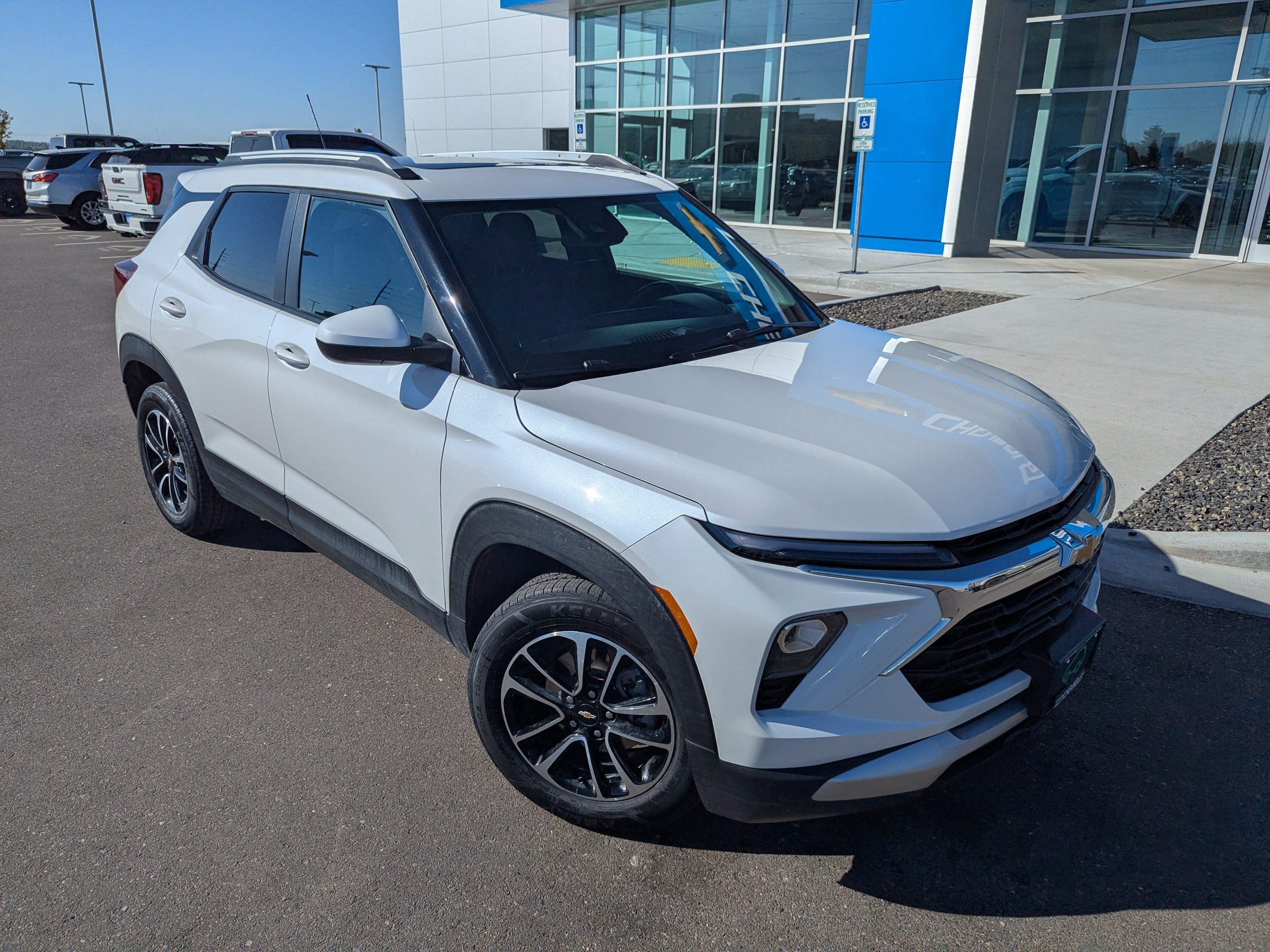 Certified 2024 Chevrolet TrailBlazer LT w/ Convenience Package AWD/4WD image 3