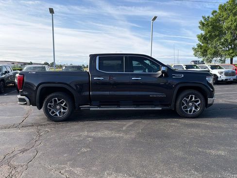 Used 2023 GMC Sierra 1500 SLT w/ SLT Premium Plus Package AWD/4WD image 4