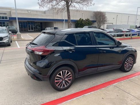 Used 2021 Nissan Kicks SV image 6