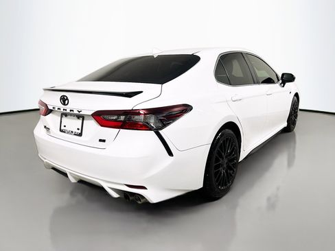 Used 2024 Toyota Camry SE FWD image 4