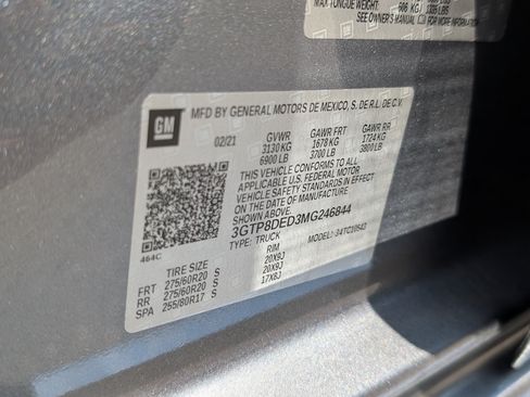 Used 2021 GMC Sierra 1500 SLT w/ SLT Premium Plus Package RWD image 38