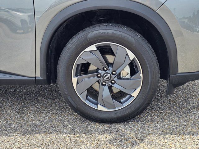 Used 2026 Nissan Rogue SV FWD image 6