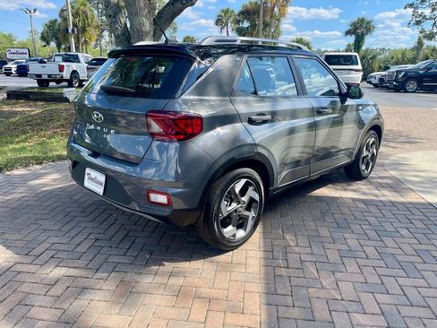 Used 2026 Hyundai Venue SEL FWD image 6