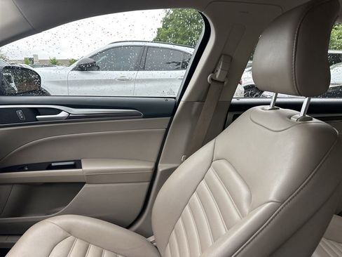 Used 2019 Ford Fusion SEL FWD image 13