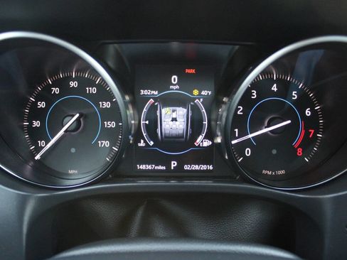 Used 2018 Jaguar F-PACE Premium image 38