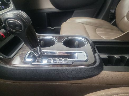 Used 2014 GMC Acadia SLT w/ Technology Package image 26