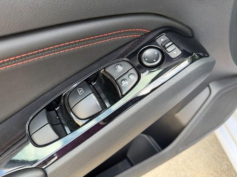 Used 2023 Nissan Altima 2.5 SR FWD image 23