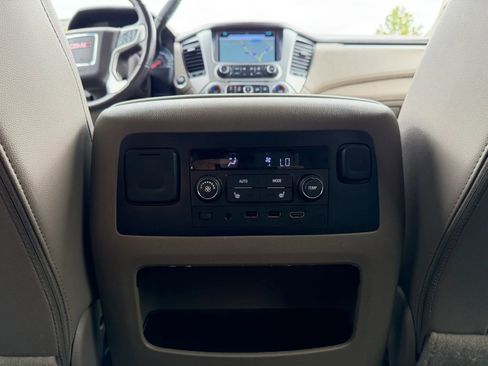 Used 2019 GMC Yukon XL SLT w/ Open Road Package image 19