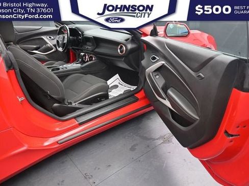 Used 2020 Chevrolet Camaro LT RWD image 13