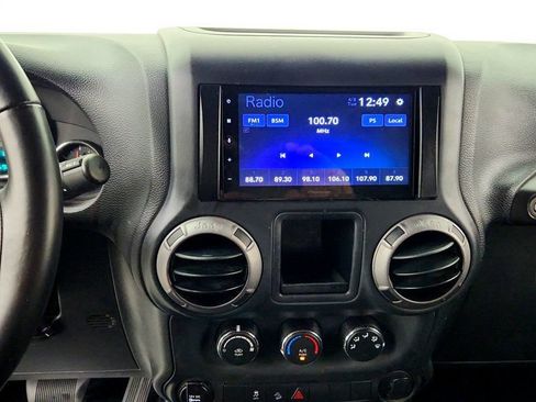 Used 2017 Jeep Wrangler Unlimited Sport AWD/4WD image 17