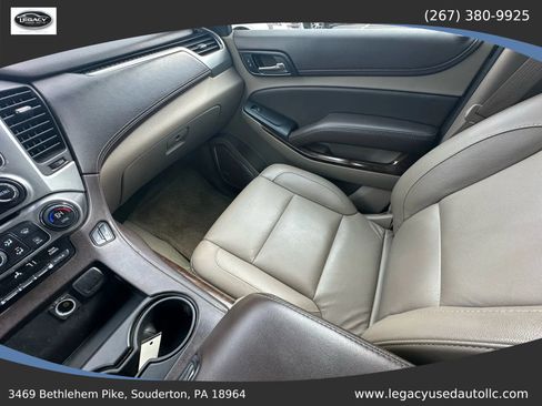 Used 2016 Chevrolet Suburban LT w/ Luxury Package image 28