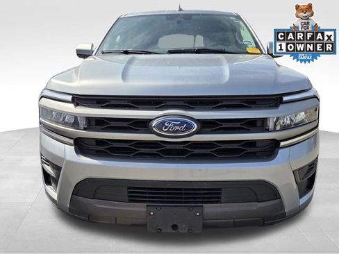 Used 2024 Ford Expedition Max XLT image 2