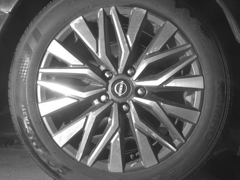 Used 2025 Nissan Altima 2.5 SV image 14