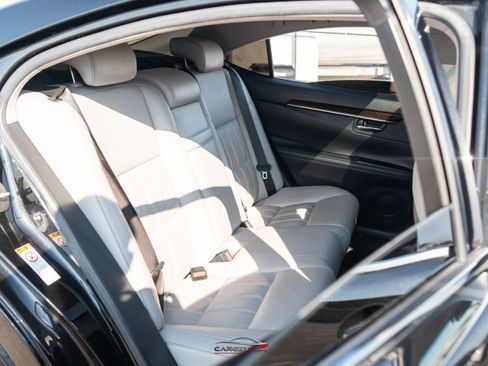 Used 2017 Lexus ES 350 w/ Luxury Package FWD image 18