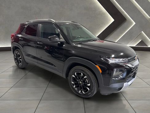 Used 2023 Chevrolet TrailBlazer LT w/ Convenience Package AWD/4WD image 2
