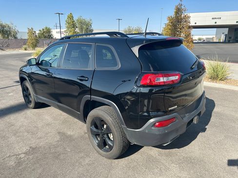Used 2017 Jeep Cherokee High Altitude w/ Luxury Group AWD/4WD image 9