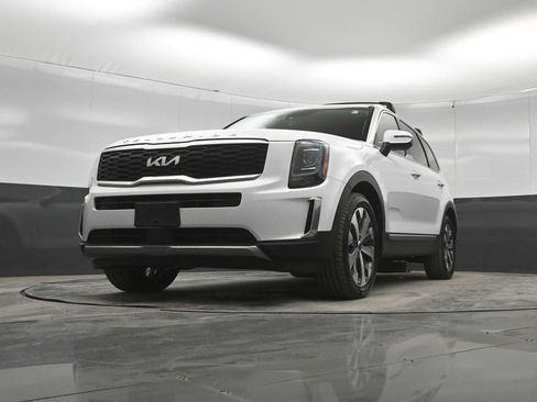 Used 2022 Kia Telluride S AWD/4WD image 39