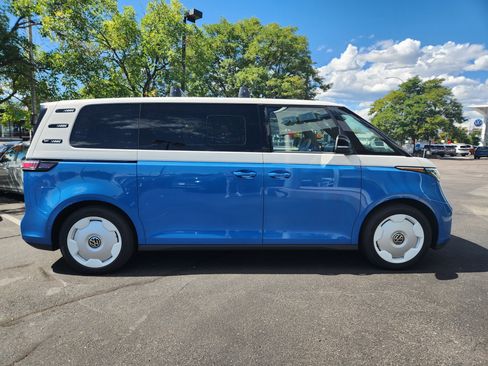 New 2025 Volkswagen ID. Buzz 1st Edition image 8