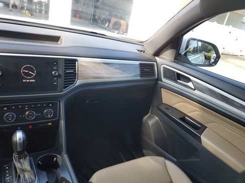 Used 2021 Volkswagen Atlas Cross Sport SE FWD image 13