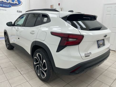 New 2026 Chevrolet Trax RS w/ Sunroof Package FWD image 19