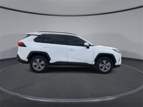 Used 2025 Toyota RAV4 XLE image 9