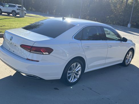 Used 2020 Volkswagen Passat 2.0T SE image 10