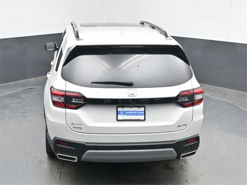 Used 2024 Honda Pilot Elite image 40