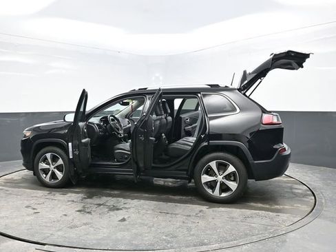 Used 2019 Jeep Cherokee Limited image 37