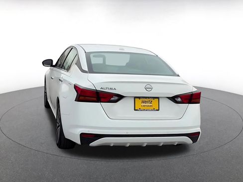 Used 2025 Nissan Altima 2.5 SV FWD image 14