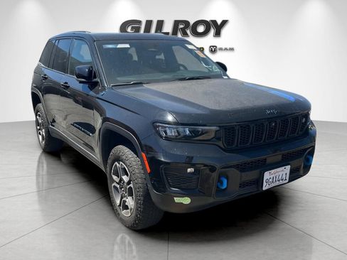 Used 2023 Jeep Grand Cherokee Trailhawk w/ Advanced Protech Group II AWD/4WD image 2