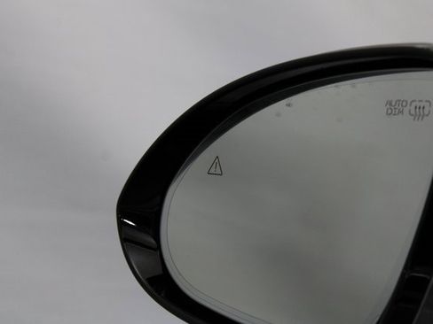 Used 2023 Genesis GV70 2.5T w/ Advanced Package image 25